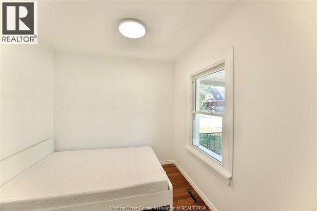 Photo - 1636 Cadillac St