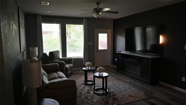 Photo - 127 Winged Elm Ct