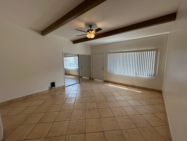Photo - 4442 E 7th St Unidad 2