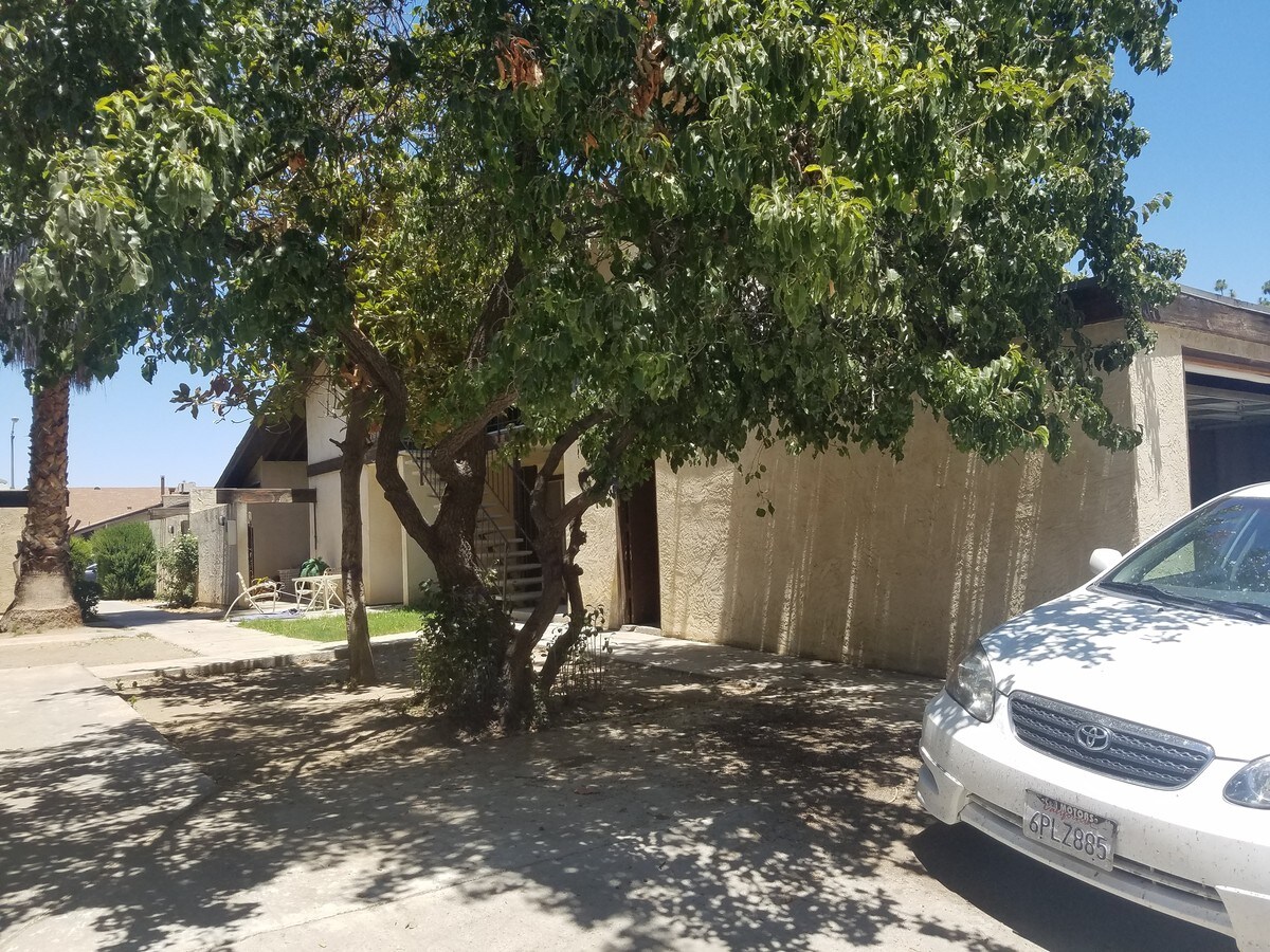 4309 Parkwood Court - 4309 Parkwood Court