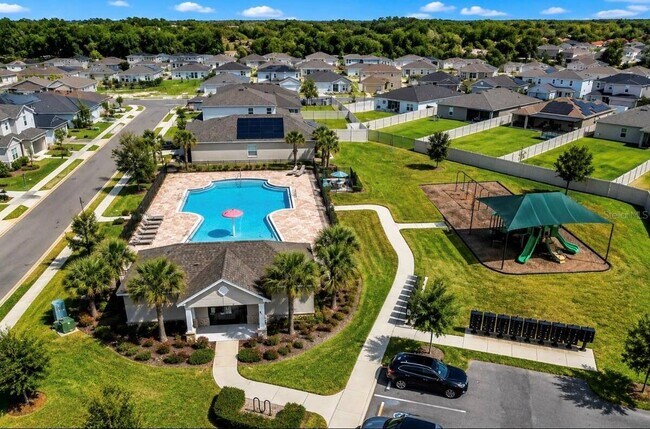 Photo - 142 Glasgow Ct