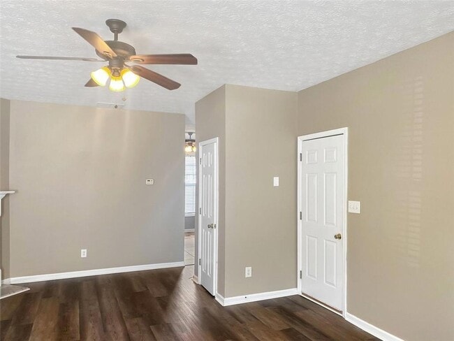 Photo - 3033 Kentmere Dr