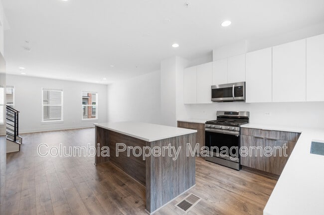 Photo - 14 Mural Walk NE