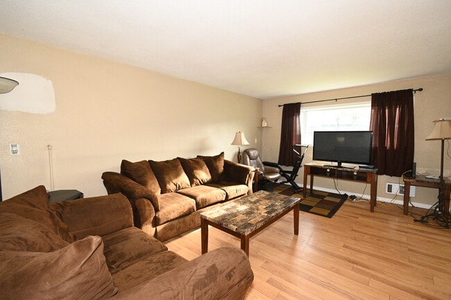 Photo - 41A Moore Street, Kitimat, BC Unit A (Lower)