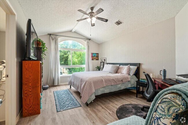 Building Photo - 8403 Mt Shasta Cove Rental