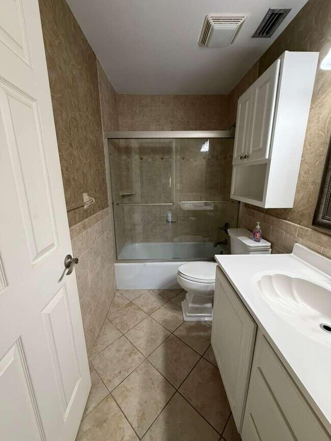 Photo - 2050 Oleander Blvd Unit 2-202