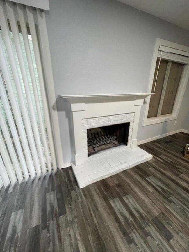 Photo - Fully Renovated 3BD/2.5BA Urban Retreat with Garage, Fireplace & Private Patio – SE Portland!