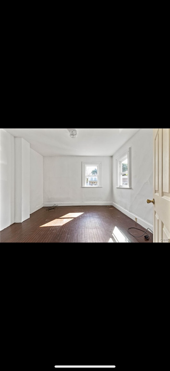 Photo - 170 W 8th St