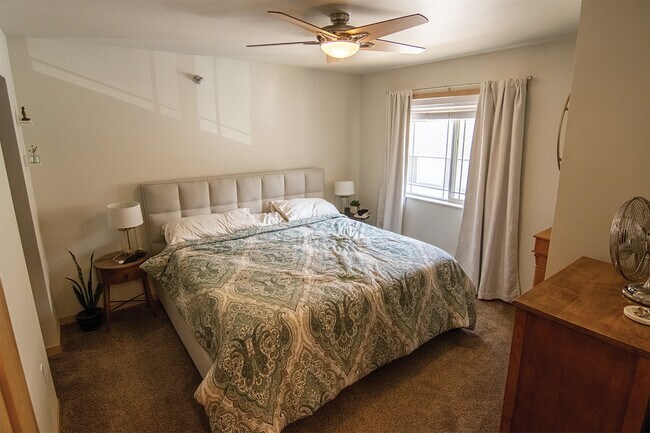 Photo - 3008 Gillette St Apartments Unit 33