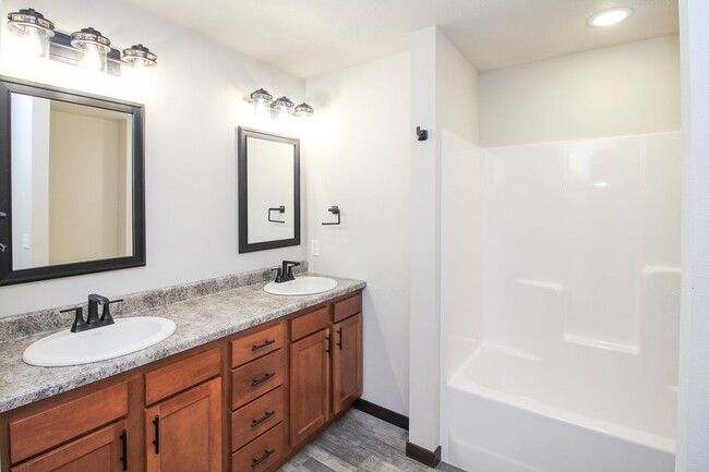 Photo - 600-620 W Samantha St Condo Unit 620-1 Samantha St