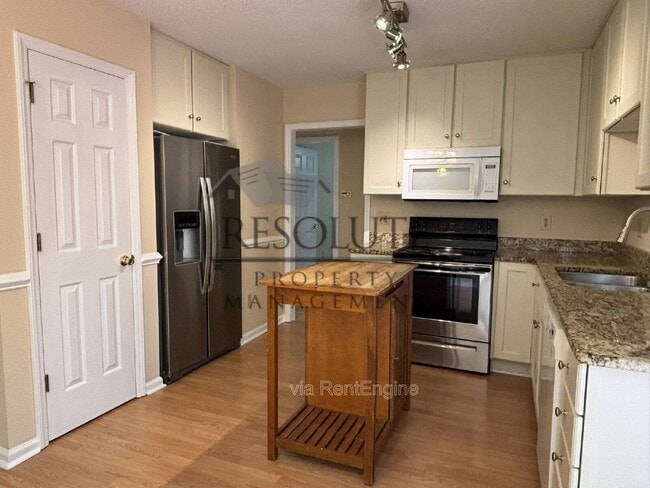 Photo - 4632 Timberhurst Dr