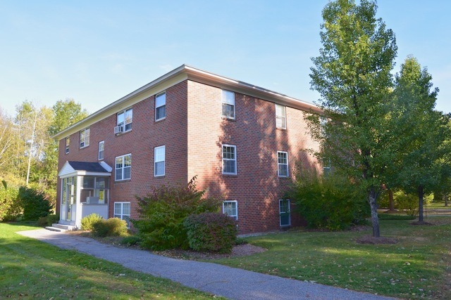 Building Photo - Keewaydin Pines Rental