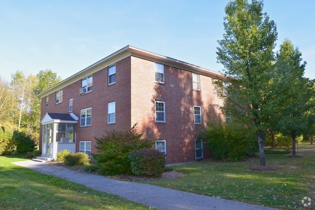 Building Photo - Keewaydin Pines Rental