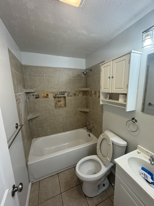 Photo - 608 W Emporia Ave