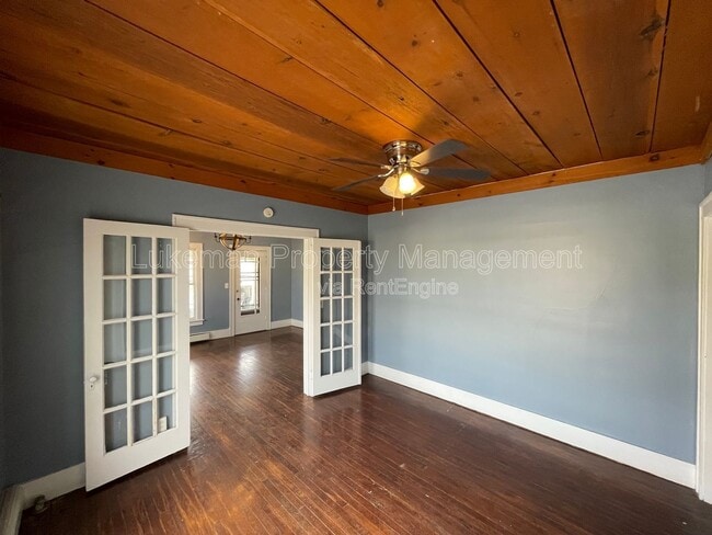 Building Photo - 428 S Westnedge Ave