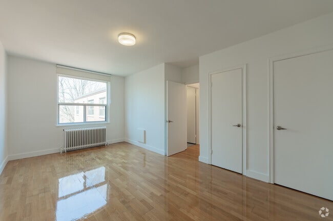 1BR, 1BA - 667SF - Bedroom