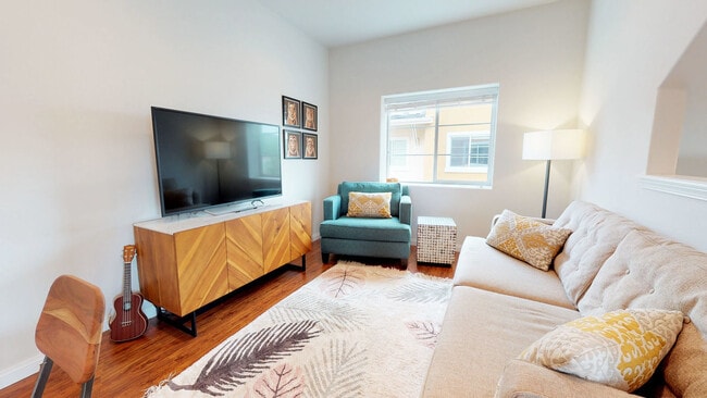 Building Photo - 955 Humbert Ave Unit 955