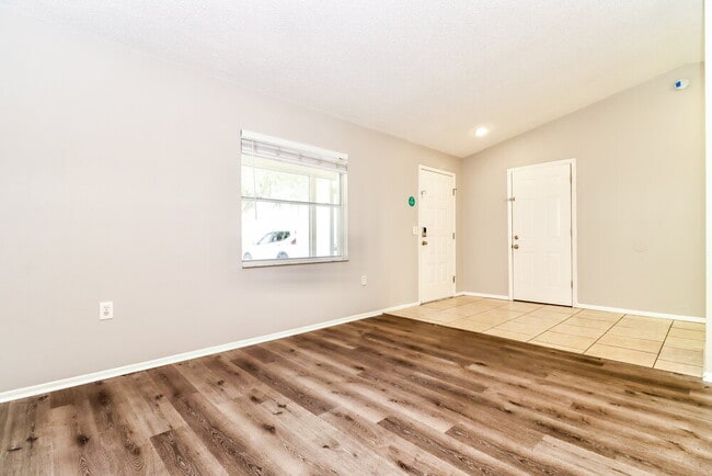 Photo - 8047 Hathaway Dr