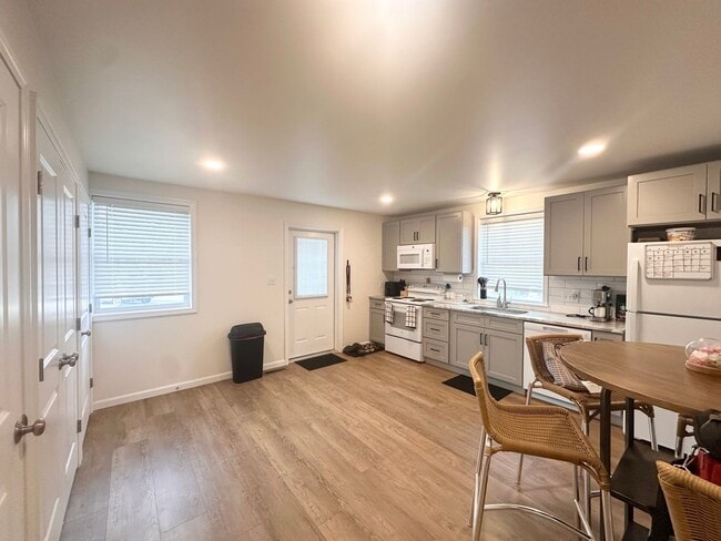 Photo - 17-21 S Mill St Unit Apt 2