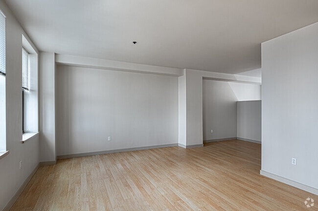 1BR, 1BA - 941SF - Living Room