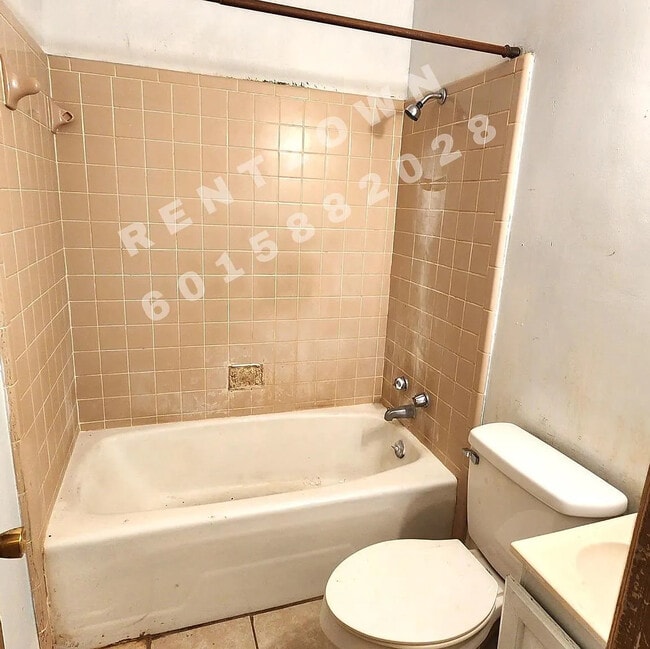 Photo - 310 W Ray Dr