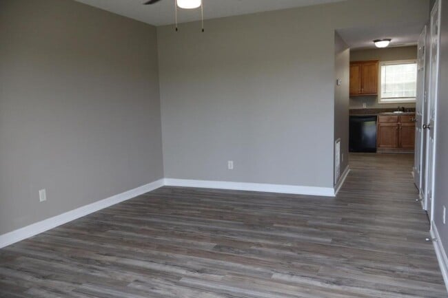 Building Photo - 125 Bon Aire Ave