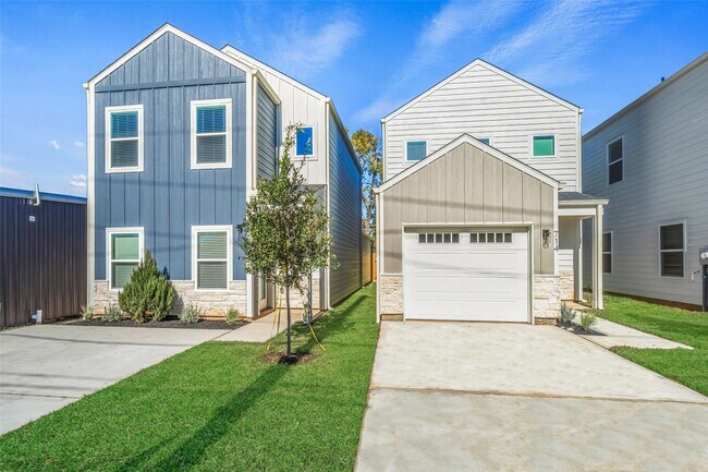 Photo - 716 W Dallas St