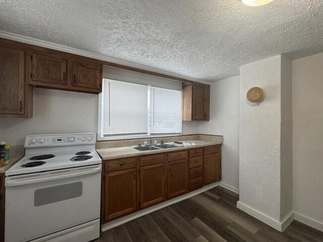 Photo - 413 Sandlewood Rd