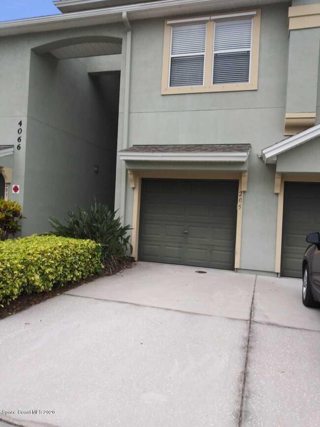 Photo - 4066 Meander Pl Unidad 205 Rental