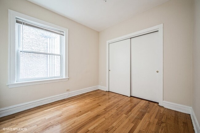 Photo - 4817 N Springfield Ave Unidad 1E