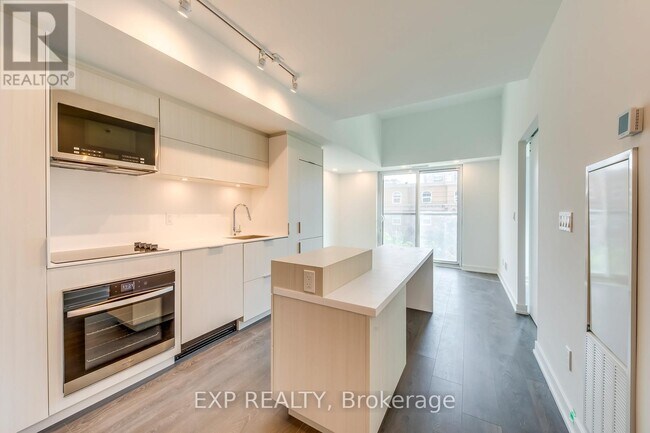 Photo - 370 Martha St Unit 303