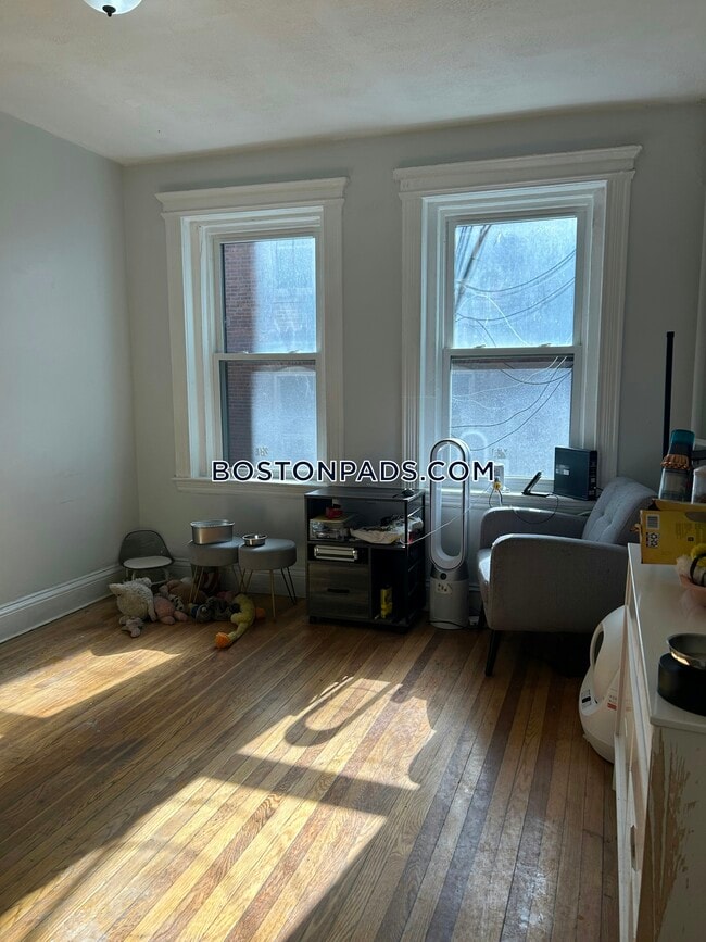 Photo - 86 Glenville Ave Unit 2