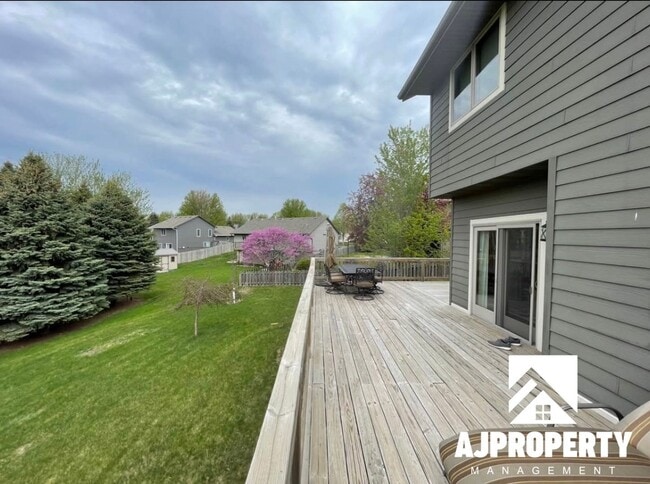 Photo - 3105 S Dawley Cir