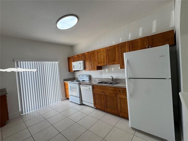Photo - 6912 NW 179th St Unit #1073