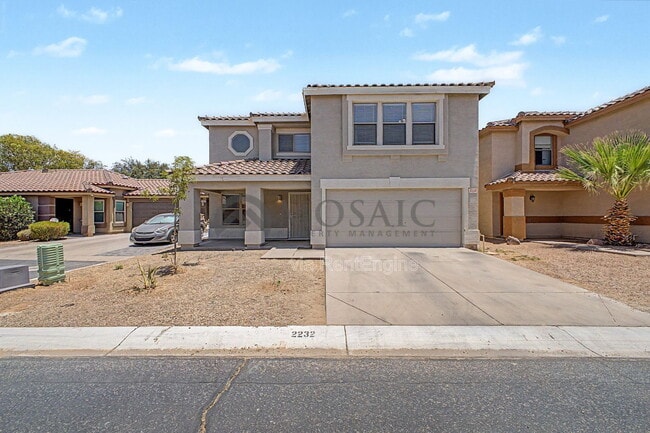 Building Photo - 2232 E Spruce Dr