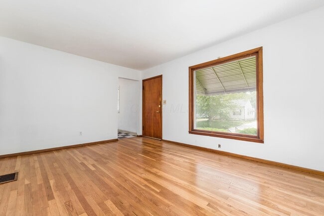 Photo - 672 E Mithoff St