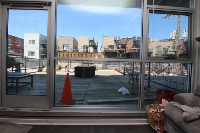 Photo - 1540 W Fullerton Ave