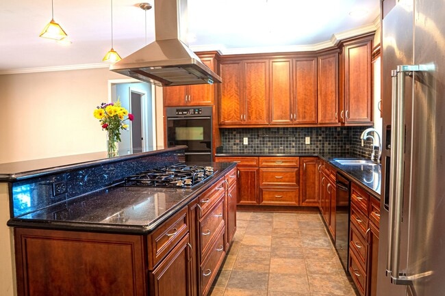 Photo - 1739 Remington Rd