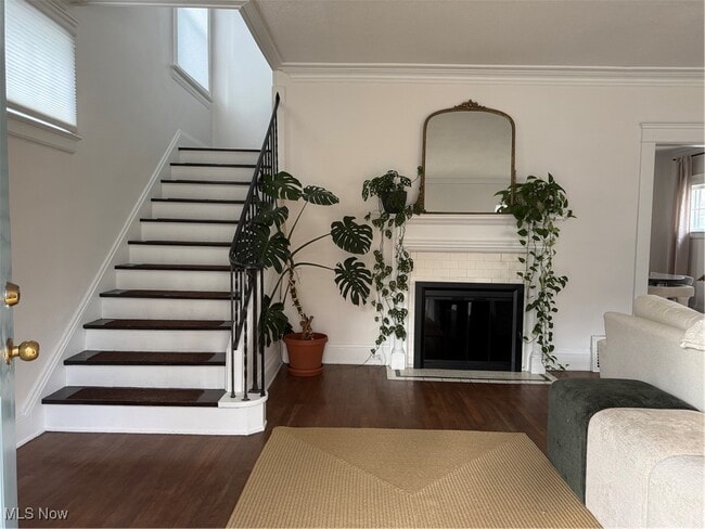 Photo - 1320 W 108th St