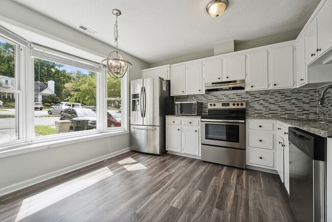 Photo - 107 Towne View Trail