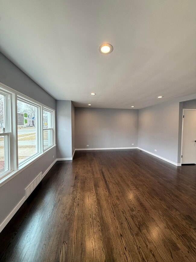 Photo - 18227 Center Ave