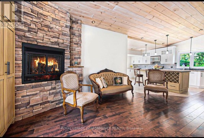 Photo - 731 St Isidore St