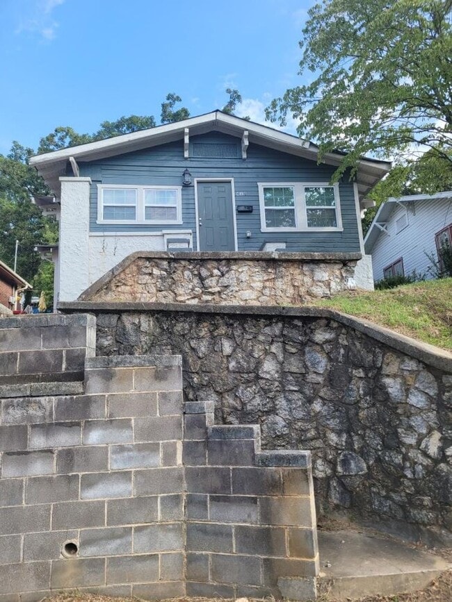Building Photo - Nice Family Home in Quiet Neighborhood