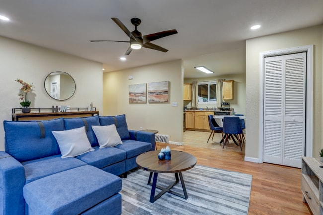 Photo - 7777 Umatilla St