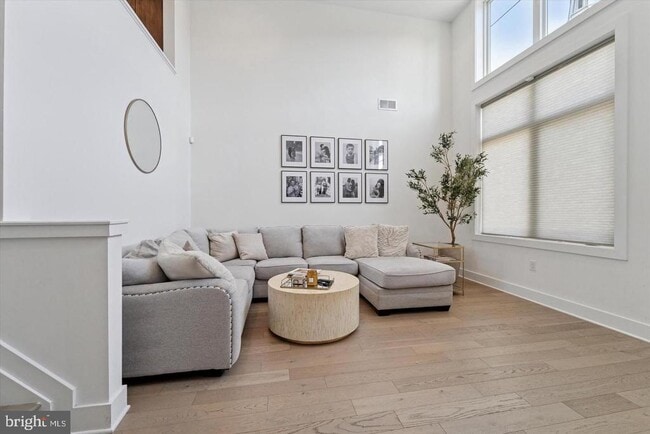 Photo - 322 Fairmount Ave