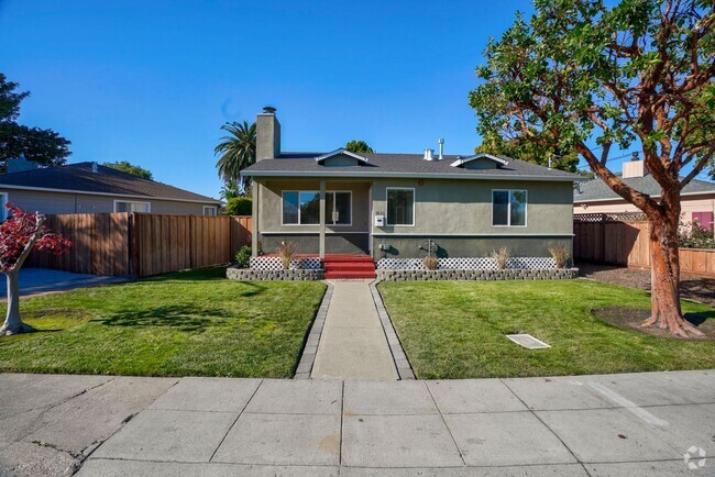 Building Photo - 3 Bed / 1 Bath San Mateo home in North Sho...