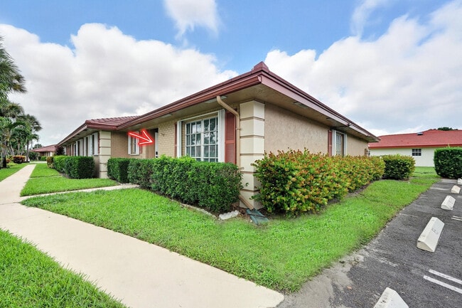 Building Photo - 1443 SW 27th Ave