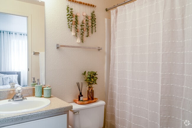 2BR, 2BA, - 1023SF - Master Bathroom