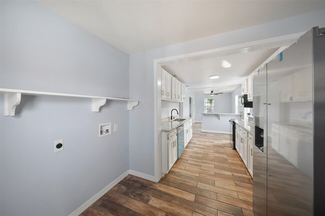 Photo - 2222 44th St