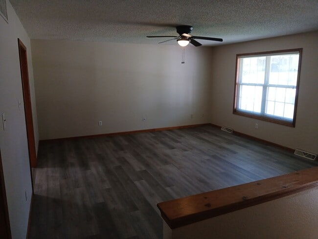 Photo - 3 bdrm, 2.5 bath, 2 car garage House For Rent
